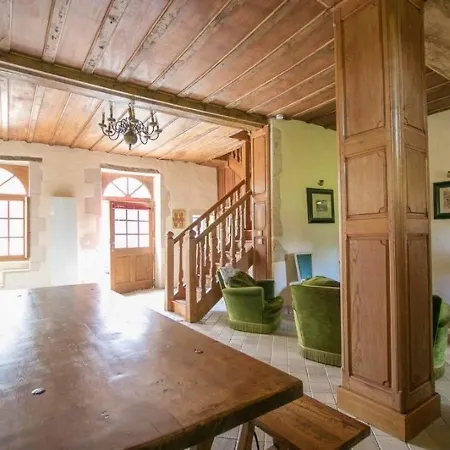 Maison Spacieuse A Avec Jardin *