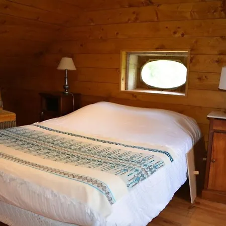 Maison Spacieuse A Avec Jardin Saint-Martin-des-Entrées