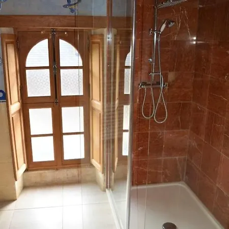 Maison Spacieuse A Avec Jardin